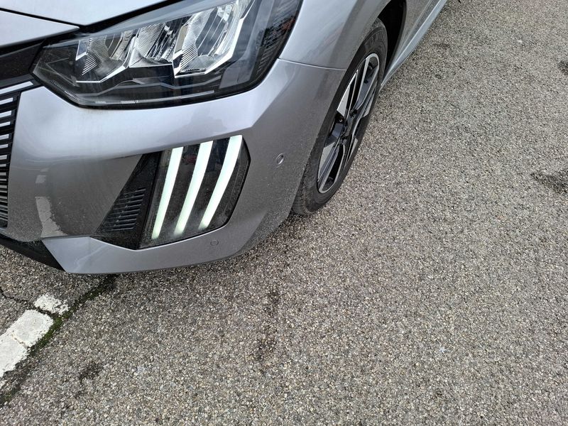 Peugeot 208 1.2 PureTech Allure 2024 – снимка 44