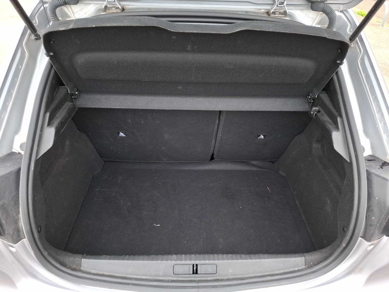 Peugeot 208 1.2 PureTech Allure 2024 – снимка 9