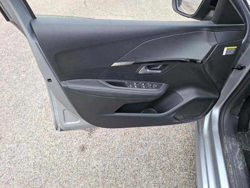 Peugeot 208 1.2 PureTech Allure 2024 – снимка 25