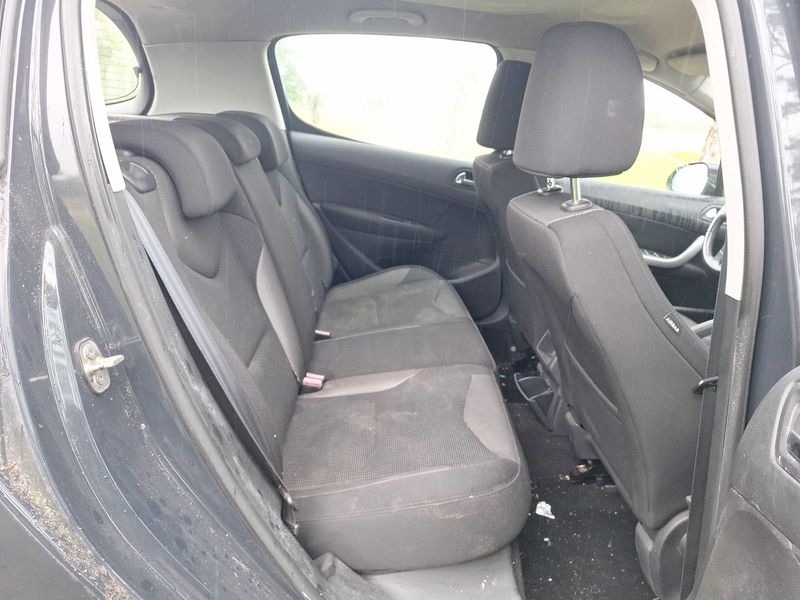 Peugeot 308 1.6 HDi Premium 2011 – снимка 13