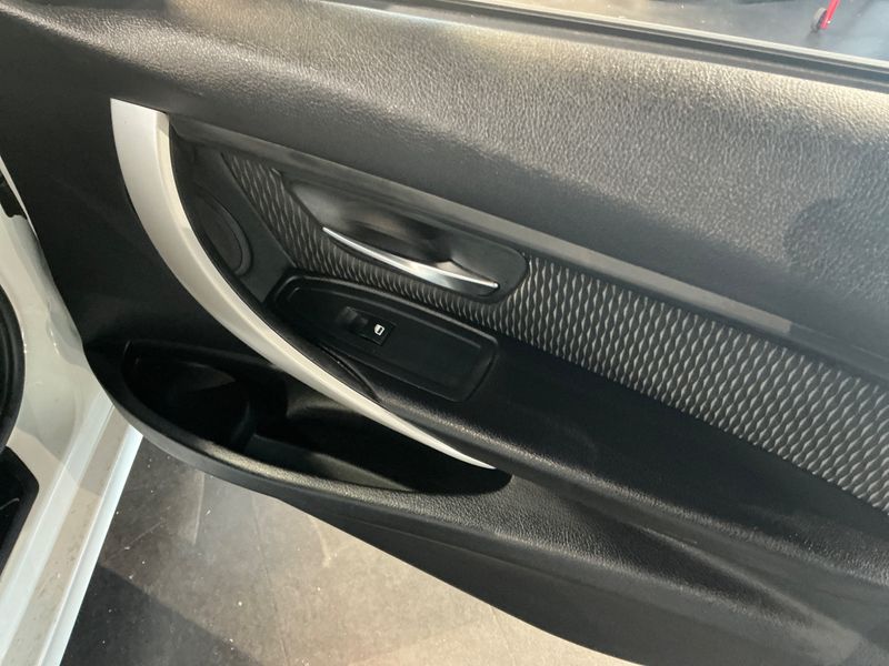 BMW 3er 320d EfficientDynamics Edition 2015 – снимка 27