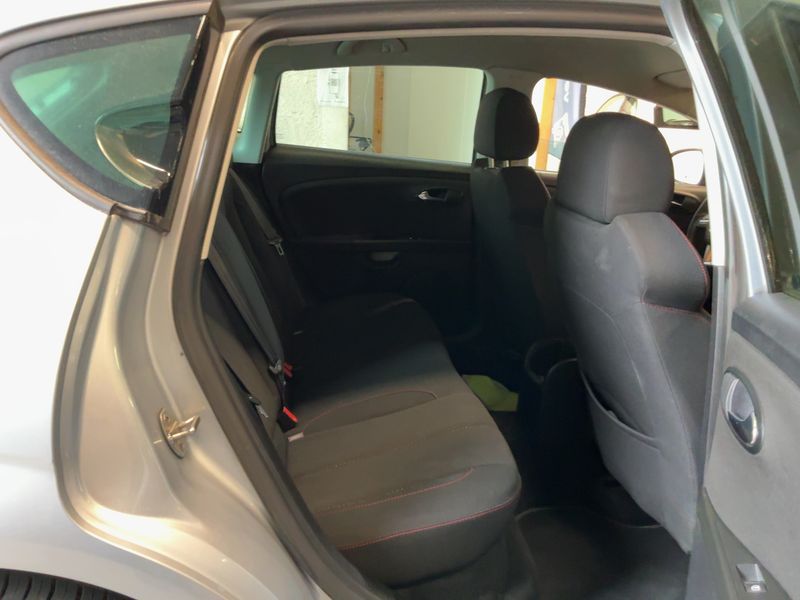 Seat Leon 2.0 TDI FR 2010 – снимка 19