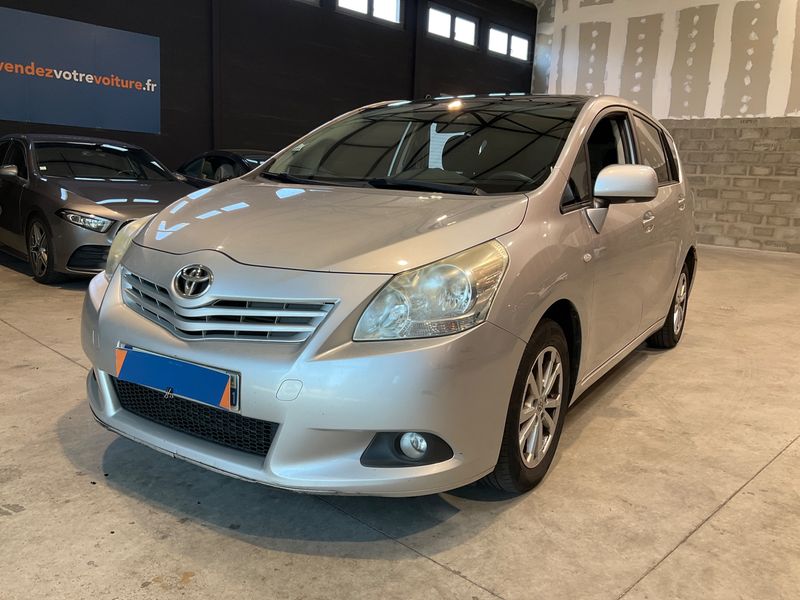 Toyota Verso 2.0 D-4D SkyView Edition 2010 – снимка 1