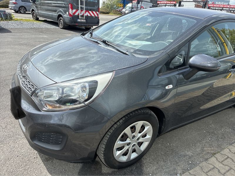 Kia Rio 1.2 Attract 2015 – снимка 2