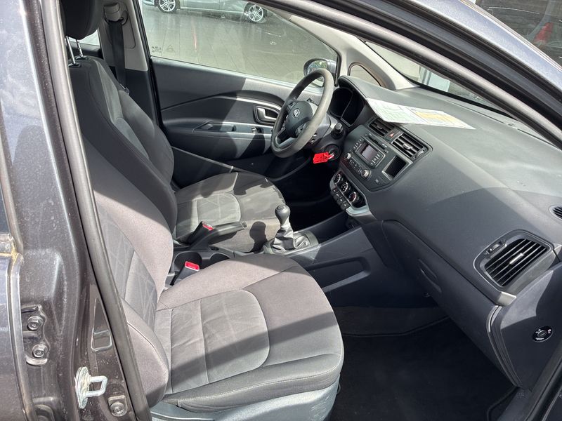Kia Rio 1.2 Attract 2015 – снимка 9
