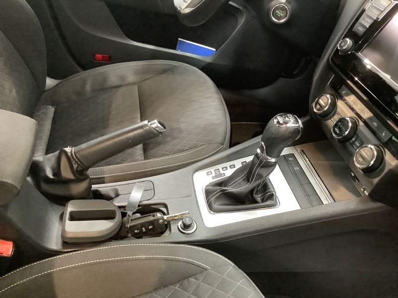 Skoda Octavia 1.6 TDI Edition 2015 – снимка 30