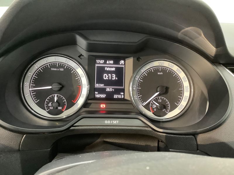 Skoda Octavia 1.6 TDI Edition 2015 – снимка 18
