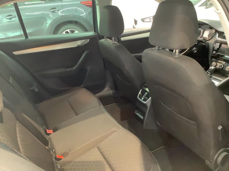 Skoda Octavia 1.6 TDI Edition 2015 – снимка 19