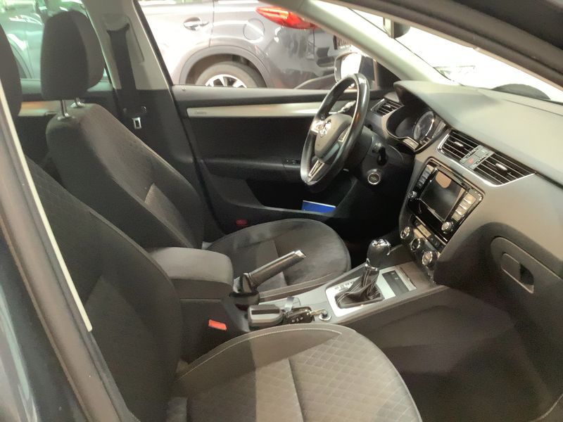 Skoda Octavia 1.6 TDI Edition 2015 – снимка 16