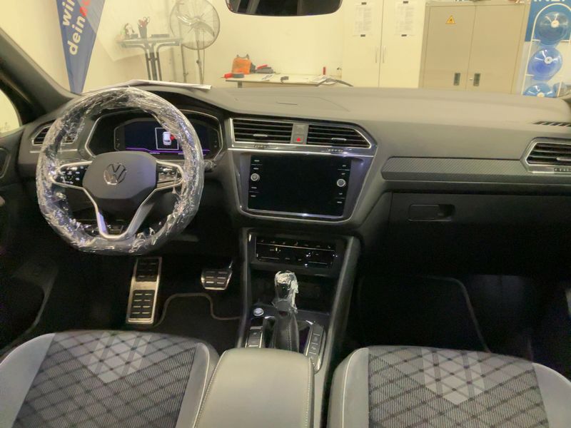 Volkswagen Tiguan Allspace 1.5 TSI ACT R-Line 2023 – снимка 18