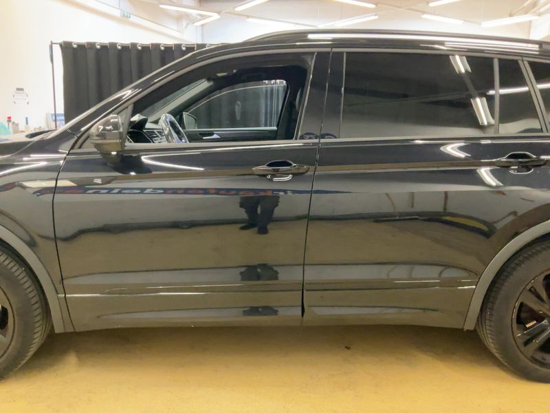 Volkswagen Tiguan Allspace 1.5 TSI ACT R-Line 2023 – снимка 4