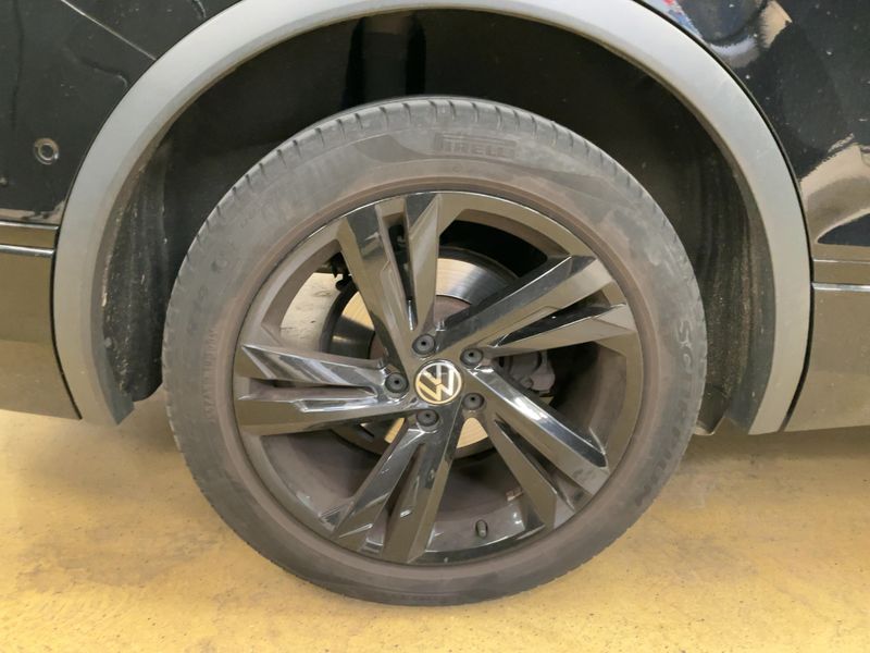 Volkswagen Tiguan Allspace 1.5 TSI ACT R-Line 2023 – снимка 9
