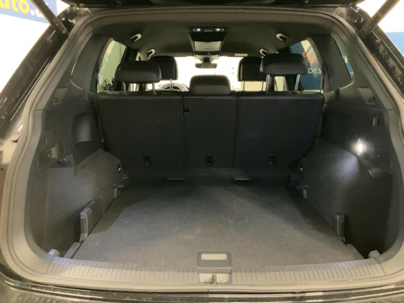 Volkswagen Tiguan Allspace 1.5 TSI ACT R-Line 2023 – снимка 16