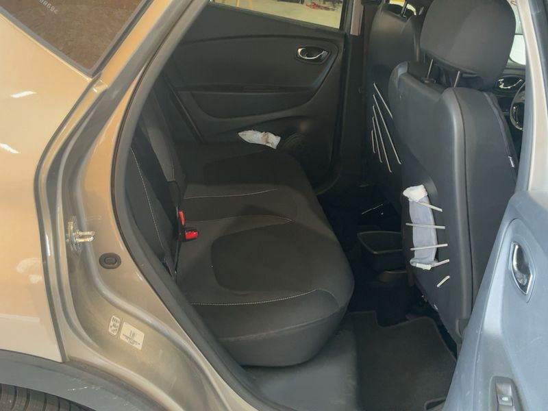 Renault Captur 1.2 TCe Intens 2013 – снимка 19