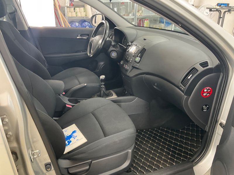 Hyundai i30 1.6 CRDi Classic 2009 – снимка 3