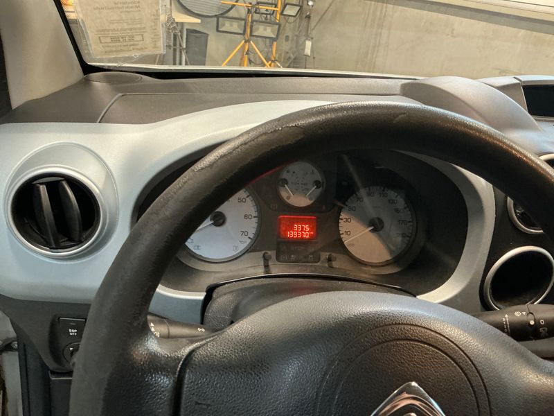 Citroen Berlingo 1.6 e-HDi Selection 2013 – снимка 30
