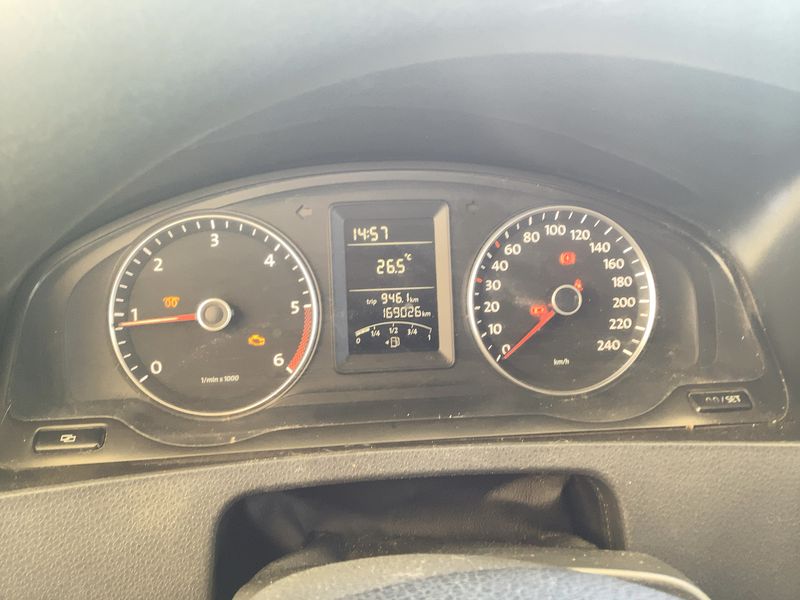 Volkswagen T5 Kombi 2.0 TDI 2010 – снимка 18