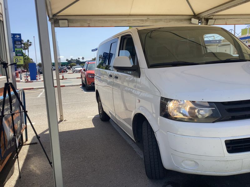 Volkswagen T5 Kombi 2.0 TDI 2010 – снимка 12