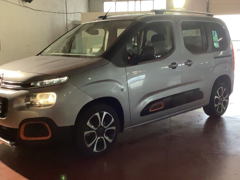 Citroen Berlingo 1.5 Blue-HDi Shine M 2021 – снимка 2