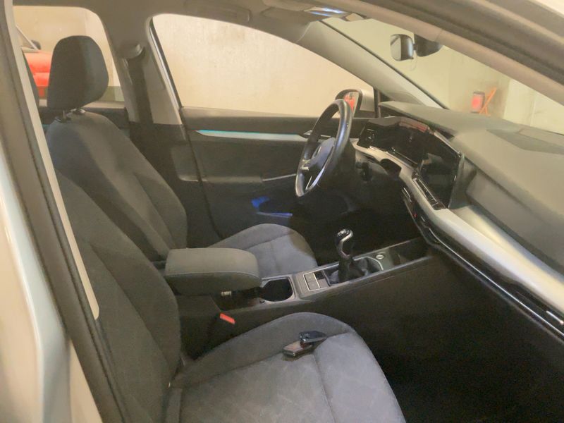 Volkswagen Golf VIII 2.0 TDI Life 2021 – снимка 16