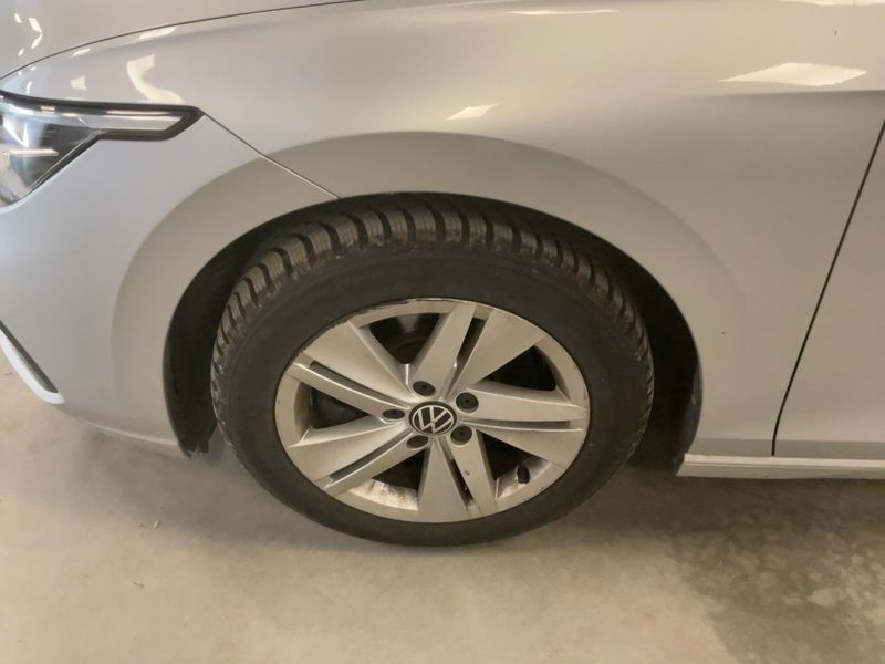 Volkswagen Golf VIII 2.0 TDI Life 2021 – снимка 3