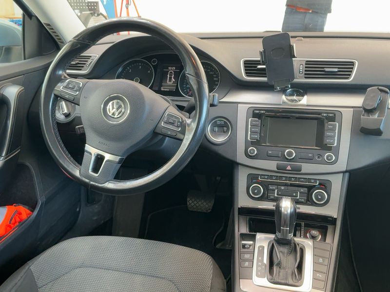 Volkswagen Passat 2.0 TDI Comfortline 4Motion BlueMotion Tech 2011 – снимка 12