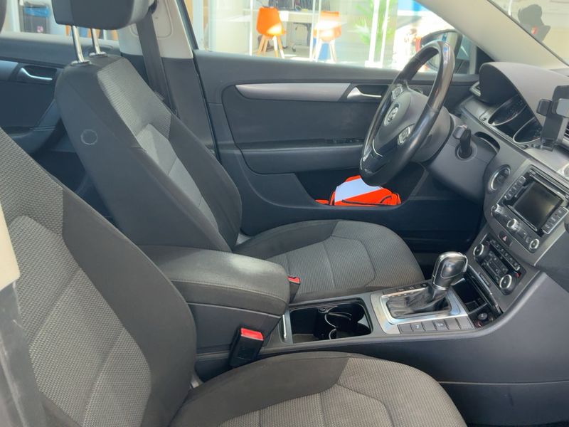 Volkswagen Passat 2.0 TDI Comfortline 4Motion BlueMotion Tech 2011 – снимка 11