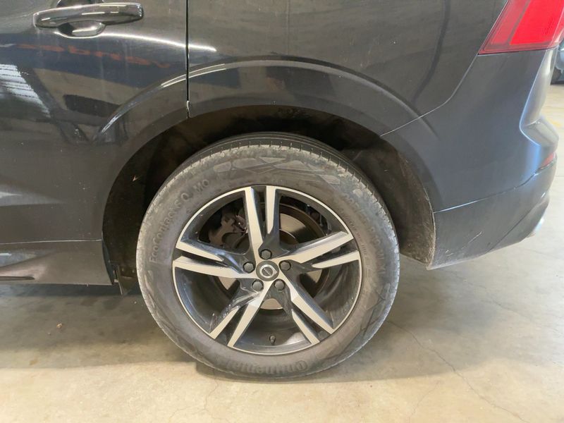 Volvo XC60 2.0 B4 Mild-Hybrid R Design 2WD 2021 – снимка 5