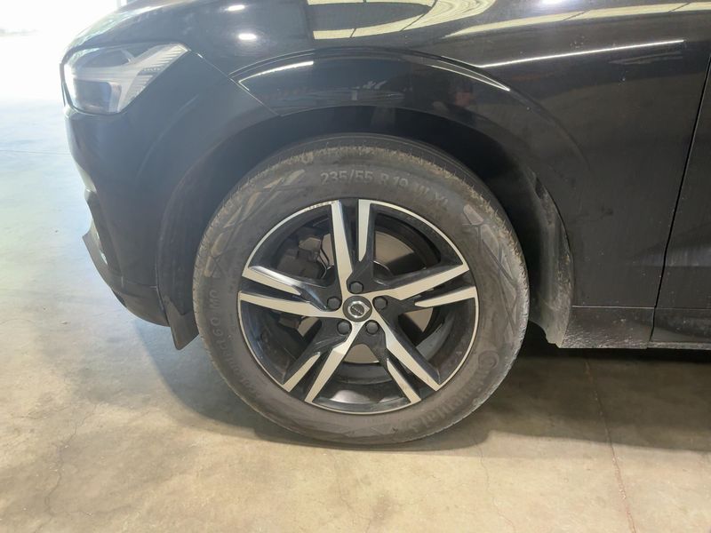 Volvo XC60 2.0 B4 Mild-Hybrid R Design 2WD 2021 – снимка 3
