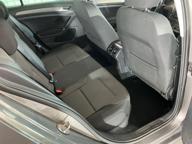 Volkswagen Golf VII 1.2 TSI Comfortline BlueMotion Tech 2013 – снимка 33