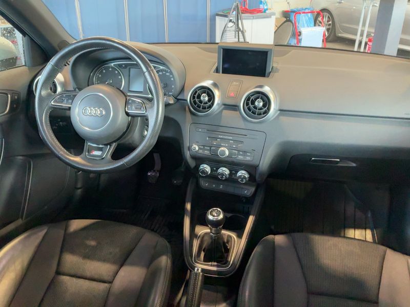 Audi A1 Sportback 1.4 TFSI S line Sportpaket 2012 – снимка 18