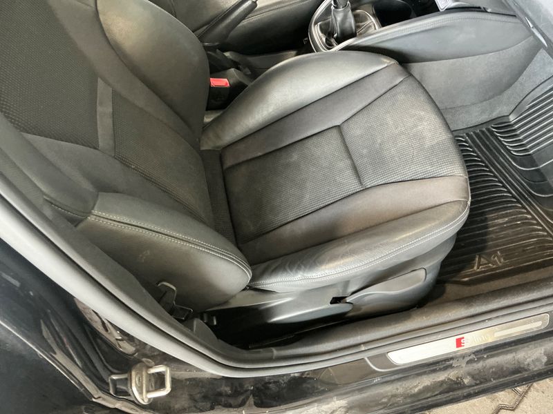 Audi A1 Sportback 1.4 TFSI S line Sportpaket 2012 – снимка 38