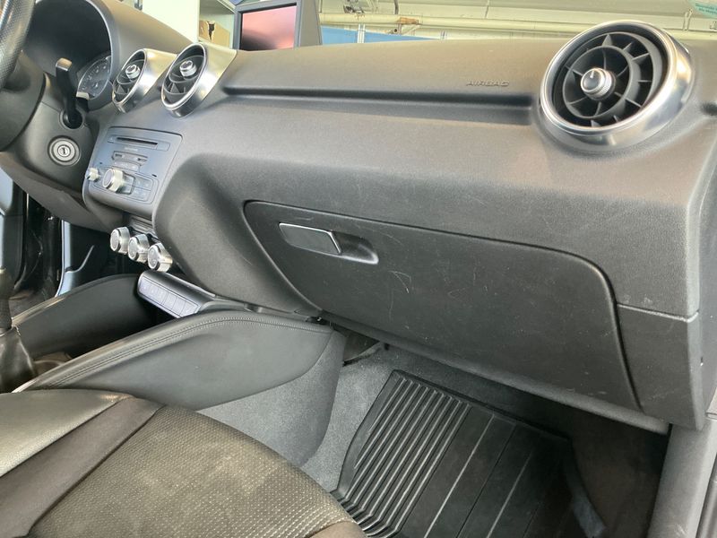 Audi A1 Sportback 1.4 TFSI S line Sportpaket 2012 – снимка 28