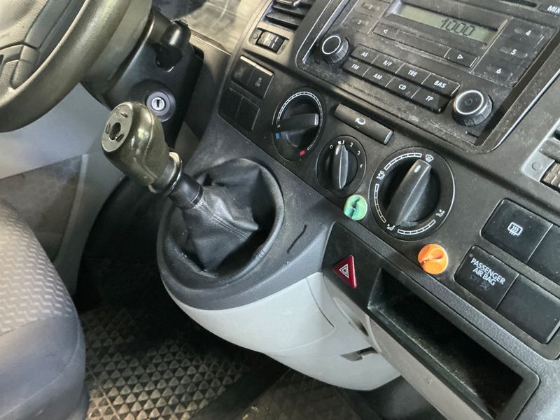 Volkswagen T5 Transporter 2.0 TDI Kasten lang 2013 – снимка 30