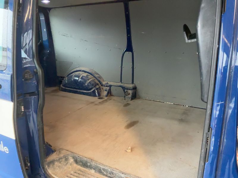 Volkswagen T5 Transporter 2.0 TDI Kasten lang 2013 – снимка 19