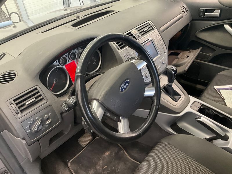 Ford Kuga 2.0 TDCi Champions Edition 2012 – снимка 35
