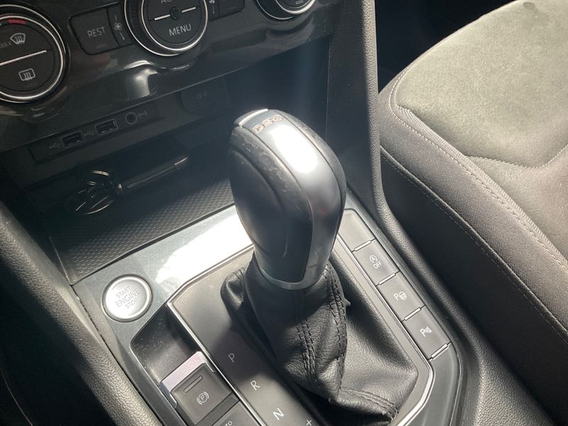 Volkswagen Tiguan 2.0 TDI Carat Exclusive BlueMotion Tech 2019 – снимка 25