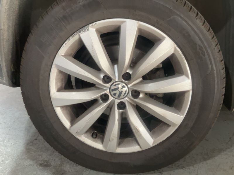 Volkswagen Tiguan 2.0 TDI T1 BlueMotion Tech 2015 – снимка 9