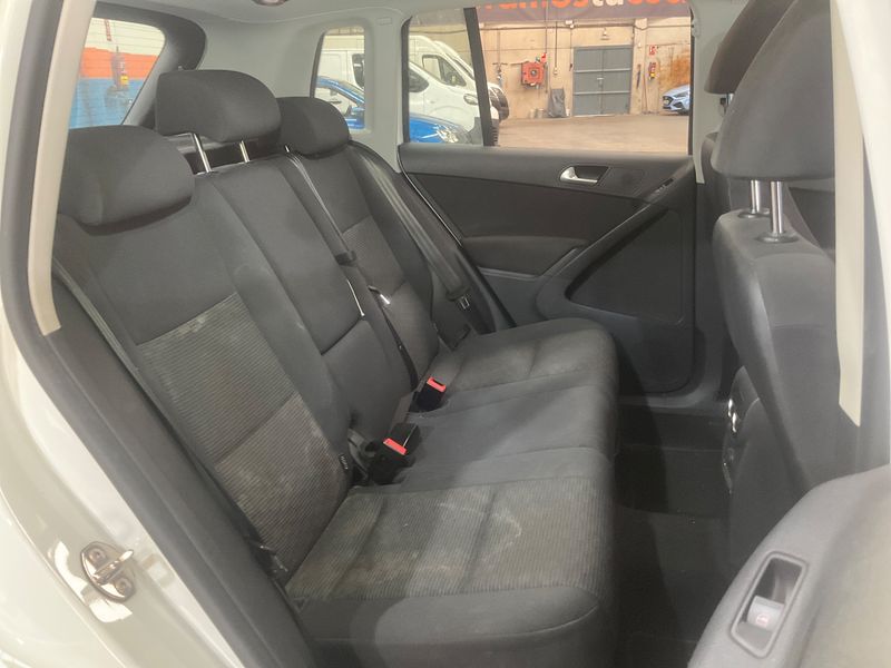 Volkswagen Tiguan 2.0 TDI T1 BlueMotion Tech 2015 – снимка 19