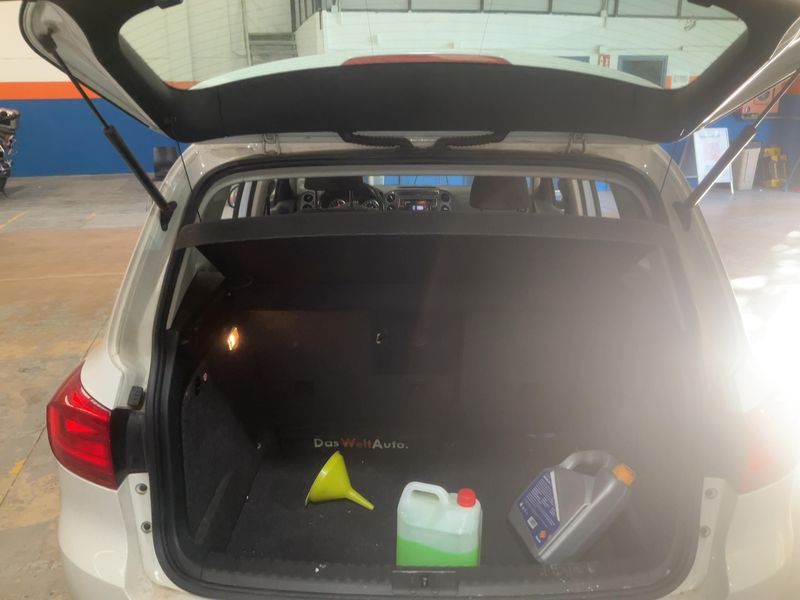 Volkswagen Tiguan 2.0 TDI T1 BlueMotion Tech 2015 – снимка 15