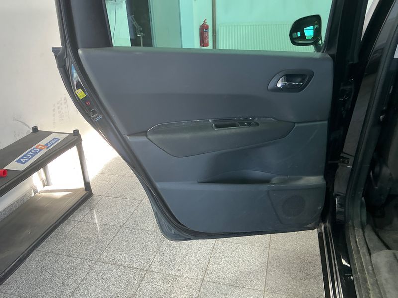 Peugeot 5008 1.6 Blue-HDi Business-Line 2016 – снимка 34