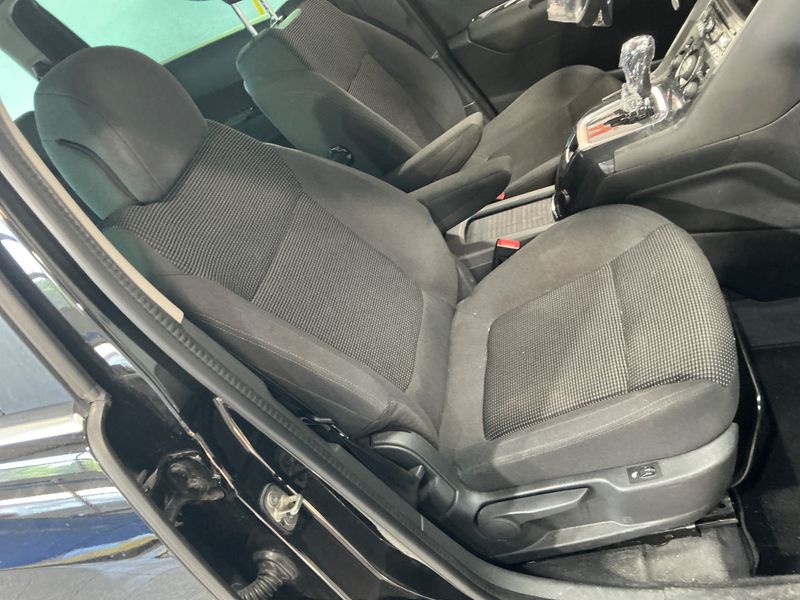 Peugeot 5008 1.6 Blue-HDi Business-Line 2016 – снимка 31