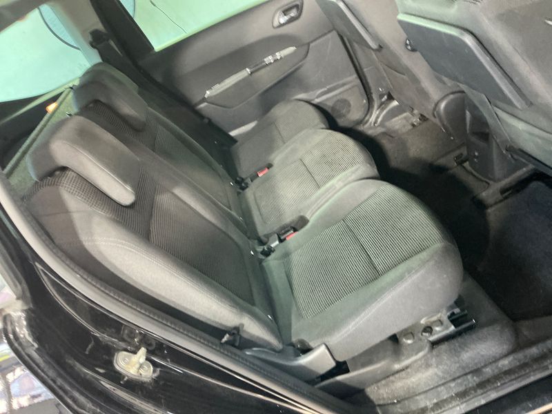 Peugeot 5008 1.6 Blue-HDi Business-Line 2016 – снимка 33