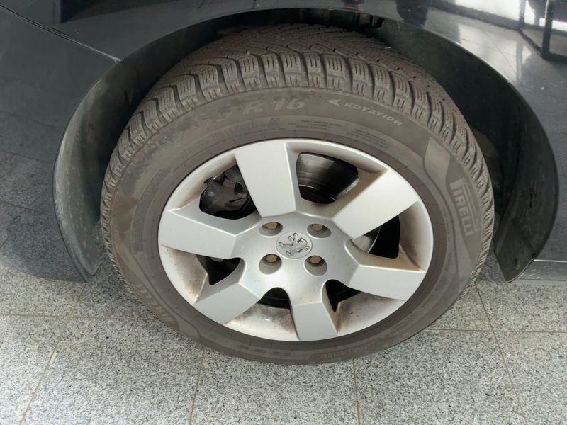 Peugeot 5008 1.6 Blue-HDi Business-Line 2016 – снимка 3