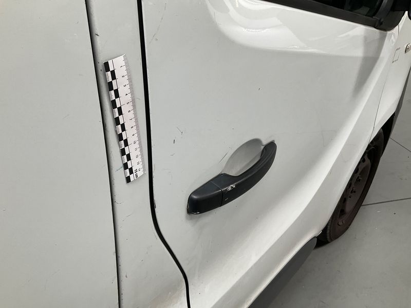 Nissan NV300 1.6 dCi L1H1 2,8t N-Connecta 2017 – снимка 27