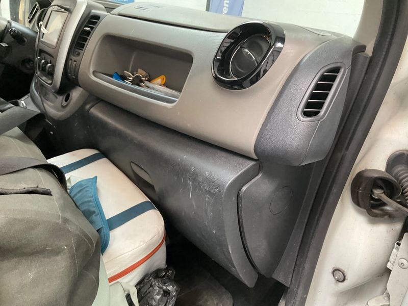 Nissan NV300 1.6 dCi L1H1 2,8t N-Connecta 2017 – снимка 28