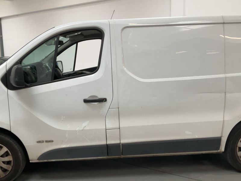 Nissan NV300 1.6 dCi L1H1 2,8t N-Connecta 2017 – снимка 4