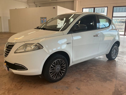 Lancia Ypsilon 0.9 TwinAir Gold 2013 – снимка 1