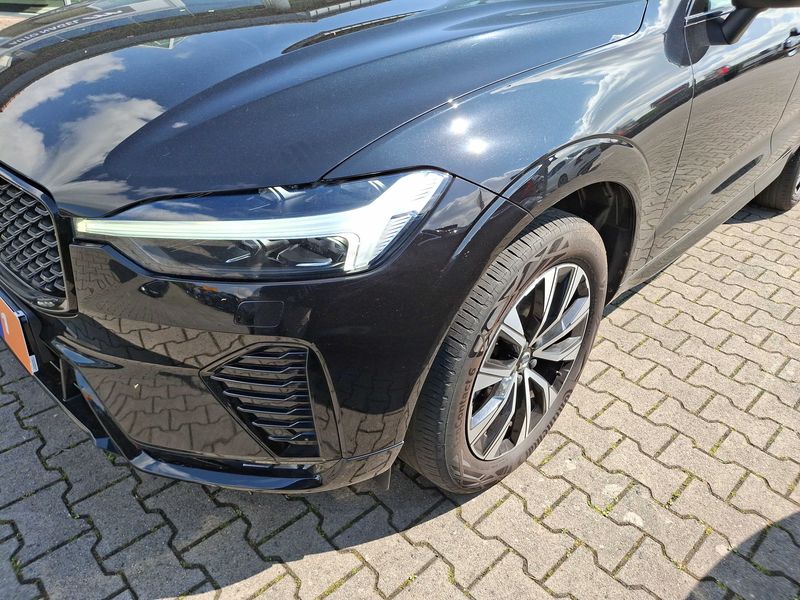 Volvo XC60 2.0 B4 Mild-Hybrid Plus Dark 2WD 2022 – снимка 2