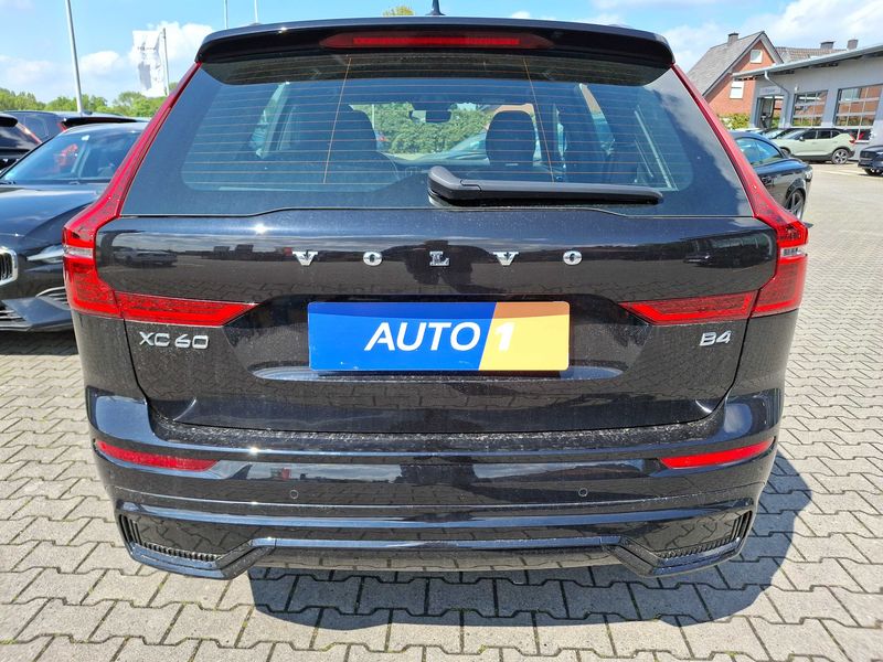 Volvo XC60 2.0 B4 Mild-Hybrid Plus Dark 2WD 2022 – снимка 4